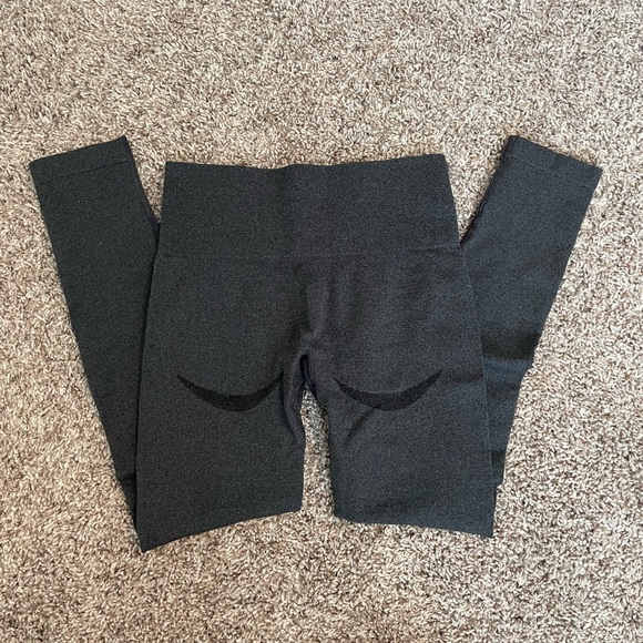 G| Athletica Seamless Leggings. Never worn. Size small. - Picture 3 of 4